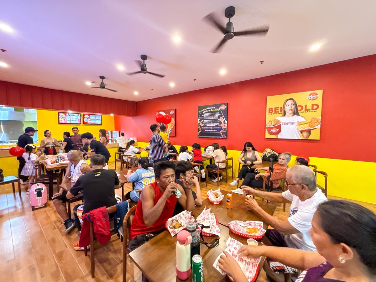 A full dining room at Planet Melmac Imus